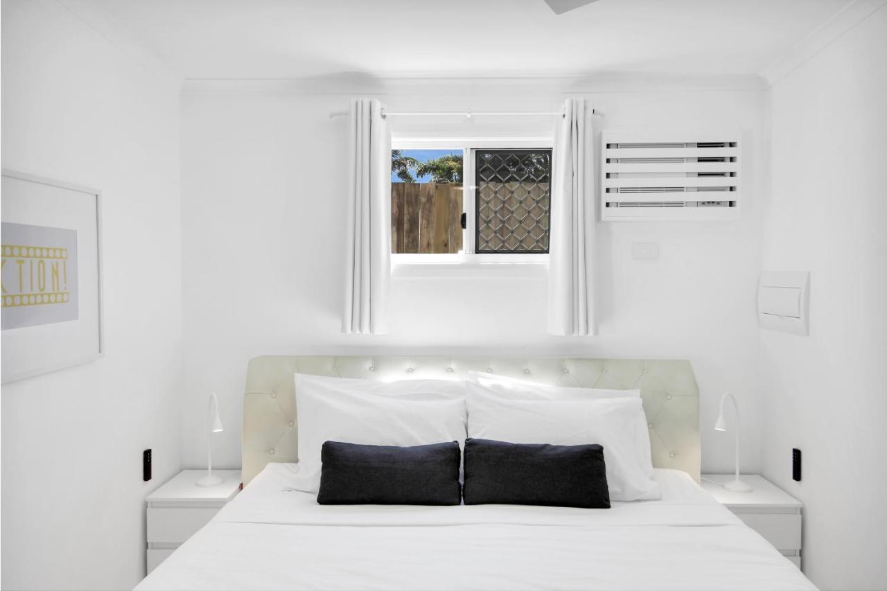 Private Outdoor Spa, Fire Pit, Cinema Room - The Cottage Coolum Beach Exterior foto