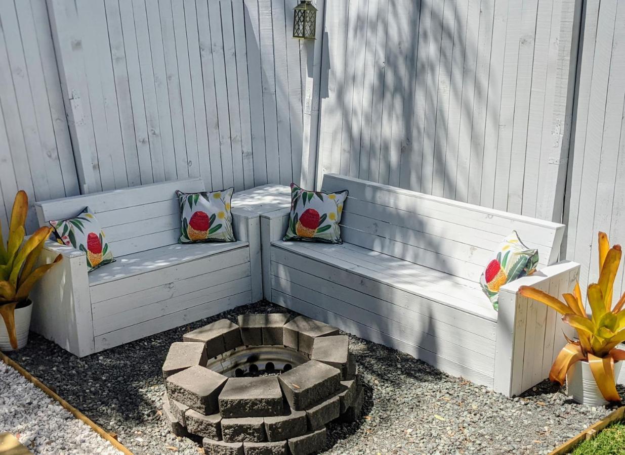 Private Outdoor Spa, Fire Pit, Cinema Room - The Cottage Coolum Beach Exterior foto