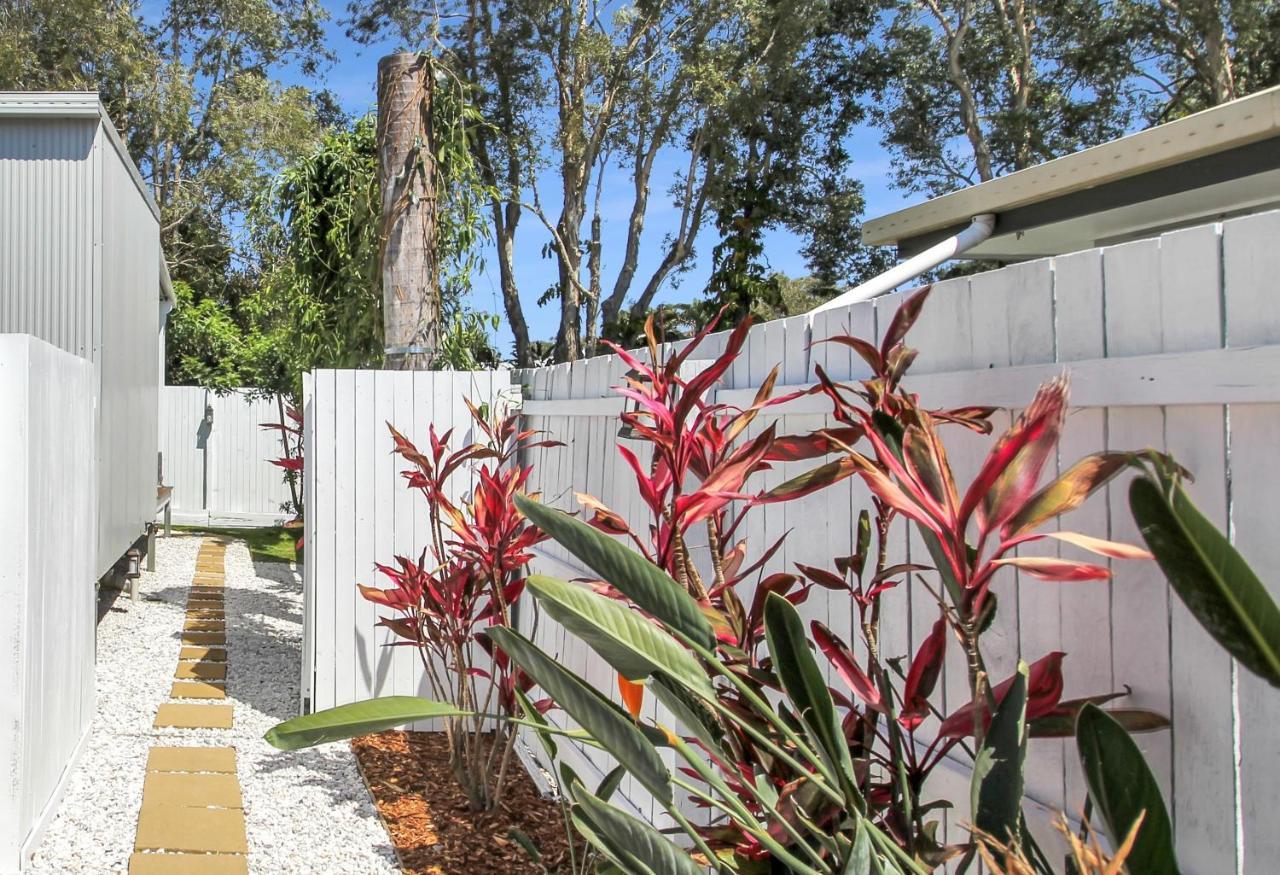 Private Outdoor Spa, Fire Pit, Cinema Room - The Cottage Coolum Beach Exterior foto